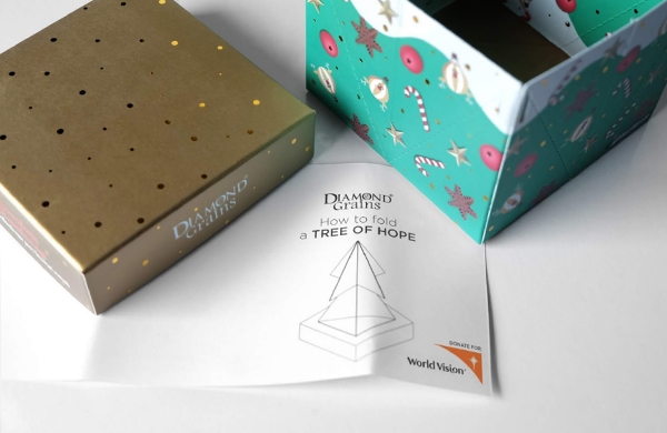 巧克力盒化身圣誕樹！包裝結構創意為顧客帶來的驚喜體驗